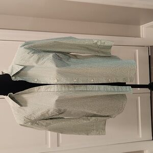 Ladie's button-down shirt